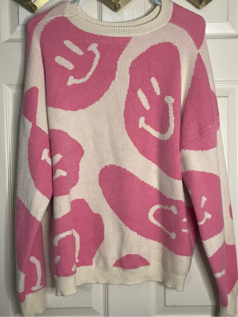 Altar'd State Pink & Cream Smiley-Pattern Crewneck Sweater